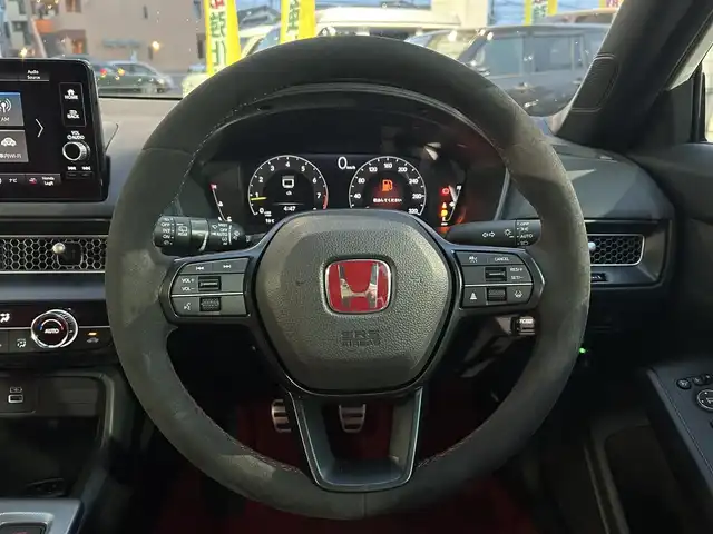 ホンダ シビック タイプR 愛知県 2024(令6)年 0.6万km チャンピオンシップホワイト 6MT ワンオーナー　ホンダセンシング　純正９型ディスプレイ（ナビ/スマホ連携/Bluetooth/USB/TV)　バックカメラ　ＥＴＣ2.0　タイプＲ専用リアスポイラー　ブレンボキャリパー　ブラインドスポットモニター　アダプティブクルーズコントロール　レーンアシスト LEDヘッドライト