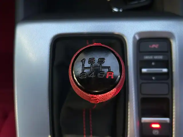 ホンダ シビック タイプR 愛知県 2024(令6)年 0.6万km チャンピオンシップホワイト 6MT ワンオーナー　ホンダセンシング　純正９型ディスプレイ（ナビ/スマホ連携/Bluetooth/USB/TV)　バックカメラ　ＥＴＣ2.0　タイプＲ専用リアスポイラー　ブレンボキャリパー　ブラインドスポットモニター　アダプティブクルーズコントロール　レーンアシスト LEDヘッドライト