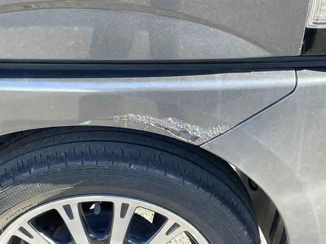 ホンダ Ｎ ＢＯＸ カスタム ターボ SSパッケージ 道央・札幌 2014(平26)年 8万km ポリッシュドメタルメタリック ４WD/社外メモリーナビ/CD/DVD/BT/フルセグ/シティブレーキアクティブシステム/横滑り防止装置/クルーズコントロール/バックカメラ/ETC/ECONモード/両側パワースライドドア/前席シートヒーター/レザー調シートカバー/革巻きステアリング/ステアリングリモコン/パドルシフト/プッシュスタート/スマートキー/HIDヘッドライト/オートライト/フォグランプ/電動格納ミラー/ヒーテッドドアミラー/ウィンカーミラー/純正フロアマット/ドアバイザー/社外エンジンスターター