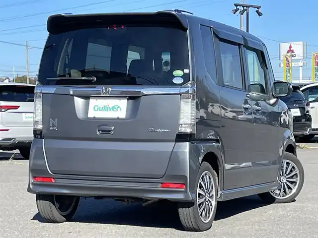 ホンダ Ｎ ＢＯＸ カスタム ターボ SSパッケージ 道央・札幌 2014(平26)年 8万km ポリッシュドメタルメタリック ４WD/社外メモリーナビ/CD/DVD/BT/フルセグ/シティブレーキアクティブシステム/横滑り防止装置/クルーズコントロール/バックカメラ/ETC/ECONモード/両側パワースライドドア/前席シートヒーター/レザー調シートカバー/革巻きステアリング/ステアリングリモコン/パドルシフト/プッシュスタート/スマートキー/HIDヘッドライト/オートライト/フォグランプ/電動格納ミラー/ヒーテッドドアミラー/ウィンカーミラー/純正フロアマット/ドアバイザー/社外エンジンスターター