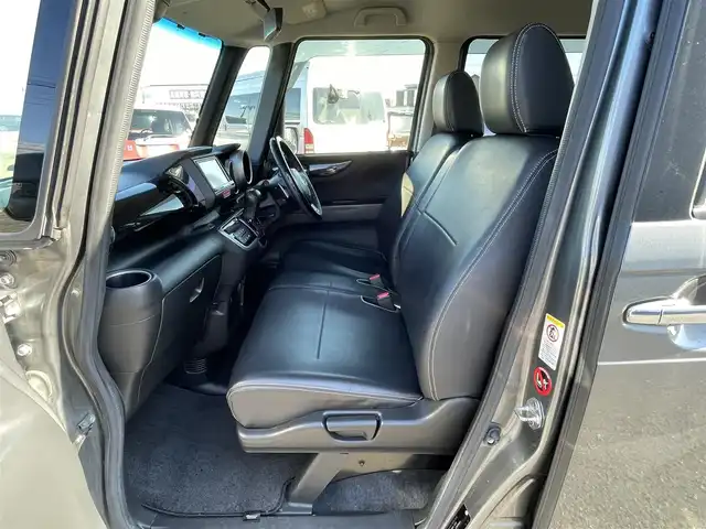 ホンダ Ｎ ＢＯＸ カスタム ターボ SSパッケージ 道央・札幌 2014(平26)年 8万km ポリッシュドメタルメタリック ４WD/社外メモリーナビ/CD/DVD/BT/フルセグ/シティブレーキアクティブシステム/横滑り防止装置/クルーズコントロール/バックカメラ/ETC/ECONモード/両側パワースライドドア/前席シートヒーター/レザー調シートカバー/革巻きステアリング/ステアリングリモコン/パドルシフト/プッシュスタート/スマートキー/HIDヘッドライト/オートライト/フォグランプ/電動格納ミラー/ヒーテッドドアミラー/ウィンカーミラー/純正フロアマット/ドアバイザー/社外エンジンスターター