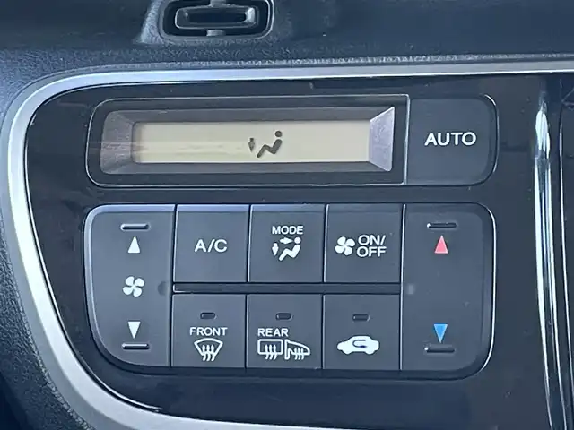 ホンダ Ｎ ＢＯＸ カスタム ターボ SSパッケージ 道央・札幌 2014(平26)年 8万km ポリッシュドメタルメタリック ４WD/社外メモリーナビ/CD/DVD/BT/フルセグ/シティブレーキアクティブシステム/横滑り防止装置/クルーズコントロール/バックカメラ/ETC/ECONモード/両側パワースライドドア/前席シートヒーター/レザー調シートカバー/革巻きステアリング/ステアリングリモコン/パドルシフト/プッシュスタート/スマートキー/HIDヘッドライト/オートライト/フォグランプ/電動格納ミラー/ヒーテッドドアミラー/ウィンカーミラー/純正フロアマット/ドアバイザー/社外エンジンスターター