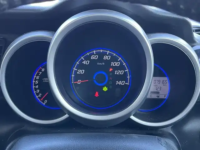 ホンダ Ｎ ＢＯＸ カスタム ターボ SSパッケージ 道央・札幌 2014(平26)年 8万km ポリッシュドメタルメタリック ４WD/社外メモリーナビ/CD/DVD/BT/フルセグ/シティブレーキアクティブシステム/横滑り防止装置/クルーズコントロール/バックカメラ/ETC/ECONモード/両側パワースライドドア/前席シートヒーター/レザー調シートカバー/革巻きステアリング/ステアリングリモコン/パドルシフト/プッシュスタート/スマートキー/HIDヘッドライト/オートライト/フォグランプ/電動格納ミラー/ヒーテッドドアミラー/ウィンカーミラー/純正フロアマット/ドアバイザー/社外エンジンスターター