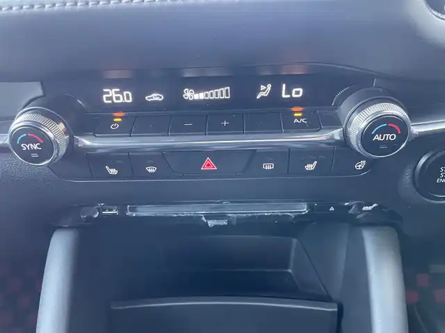 マツダ マツダ３ファストバック XD プロアクティブ ツーリングS 島根県 2019(令1)年 4万km ソウルレッドクリスタルM 登録時走行距離39922km/ワンオーナー/保証書/取扱説明書/純正ナビ（フルセグTV・Bluetooth・CD・DVD・FM・AM）/バックカメラ/前後コーナーセンサー/前席シートヒーター/ステアリングヒーター/衝突被害軽減システム/レーダークルーズコントロール/前後ドライブレコーダー/社外デジタルインナーミラー/ETC/純正AW