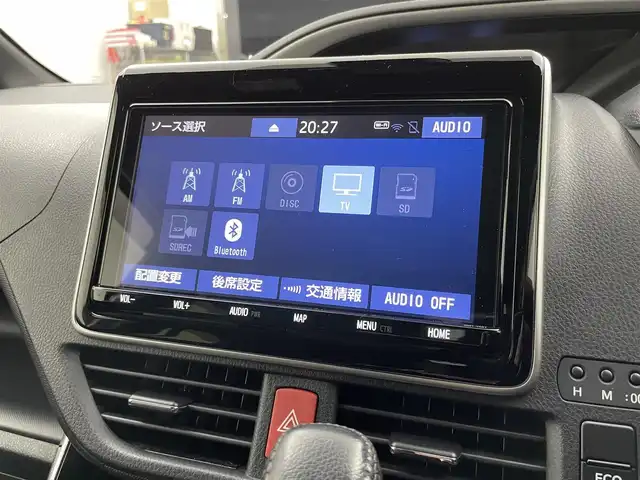 トヨタ ヴォクシー ZS 煌Ⅲ 埼玉県 2020(令2)年 5.3万km ホワイトパールクリスタルシャイン 純正9インチＳＤナビ/ CD DVD Bluetooth USB 音楽録音 フルセグ/フリップダウンモニター/両側パワースライドドア/バックカメラ/クルーズコントロール/プリクラッシュセーフティ/ビルトインＥＴＣ/コーナーセンサー/オートＬＥＤライト/ＬＥＤフォグランプ/ハーフレザーシート/アイドリングストップ/ダブルオートエアコン