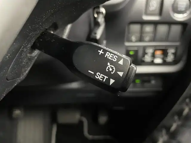 トヨタ ヴォクシー ZS 煌Ⅲ 埼玉県 2020(令2)年 5.3万km ホワイトパールクリスタルシャイン 純正9インチＳＤナビ/ CD DVD Bluetooth USB 音楽録音 フルセグ/フリップダウンモニター/両側パワースライドドア/バックカメラ/クルーズコントロール/プリクラッシュセーフティ/ビルトインＥＴＣ/コーナーセンサー/オートＬＥＤライト/ＬＥＤフォグランプ/ハーフレザーシート/アイドリングストップ/ダブルオートエアコン