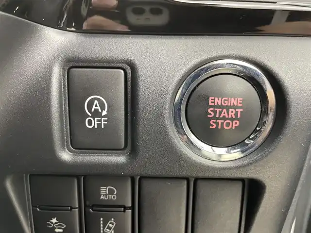 トヨタ ヴォクシー ZS 煌Ⅲ 埼玉県 2020(令2)年 5.3万km ホワイトパールクリスタルシャイン 純正9インチＳＤナビ/ CD DVD Bluetooth USB 音楽録音 フルセグ/フリップダウンモニター/両側パワースライドドア/バックカメラ/クルーズコントロール/プリクラッシュセーフティ/ビルトインＥＴＣ/コーナーセンサー/オートＬＥＤライト/ＬＥＤフォグランプ/ハーフレザーシート/アイドリングストップ/ダブルオートエアコン