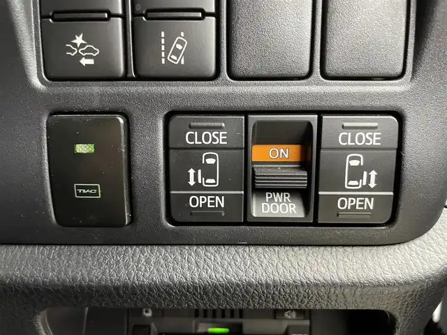 トヨタ ヴォクシー ZS 煌Ⅲ 埼玉県 2020(令2)年 5.3万km ホワイトパールクリスタルシャイン 純正9インチＳＤナビ/ CD DVD Bluetooth USB 音楽録音 フルセグ/フリップダウンモニター/両側パワースライドドア/バックカメラ/クルーズコントロール/プリクラッシュセーフティ/ビルトインＥＴＣ/コーナーセンサー/オートＬＥＤライト/ＬＥＤフォグランプ/ハーフレザーシート/アイドリングストップ/ダブルオートエアコン