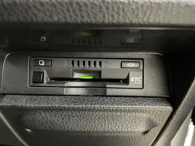 トヨタ ヴォクシー ZS 煌Ⅲ 埼玉県 2020(令2)年 5.3万km ホワイトパールクリスタルシャイン 純正9インチＳＤナビ/ CD DVD Bluetooth USB 音楽録音 フルセグ/フリップダウンモニター/両側パワースライドドア/バックカメラ/クルーズコントロール/プリクラッシュセーフティ/ビルトインＥＴＣ/コーナーセンサー/オートＬＥＤライト/ＬＥＤフォグランプ/ハーフレザーシート/アイドリングストップ/ダブルオートエアコン