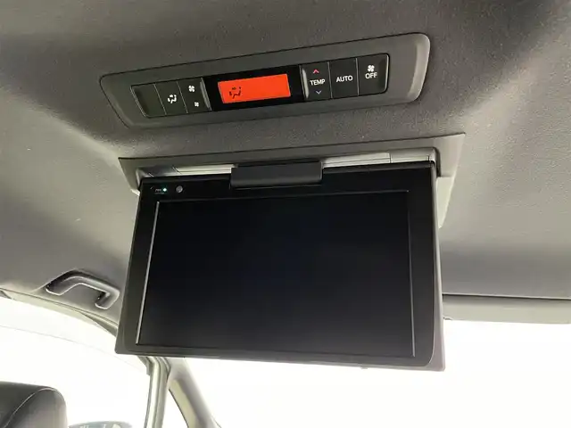 トヨタ ヴォクシー ZS 煌Ⅲ 埼玉県 2020(令2)年 5.3万km ホワイトパールクリスタルシャイン 純正9インチＳＤナビ/ CD DVD Bluetooth USB 音楽録音 フルセグ/フリップダウンモニター/両側パワースライドドア/バックカメラ/クルーズコントロール/プリクラッシュセーフティ/ビルトインＥＴＣ/コーナーセンサー/オートＬＥＤライト/ＬＥＤフォグランプ/ハーフレザーシート/アイドリングストップ/ダブルオートエアコン