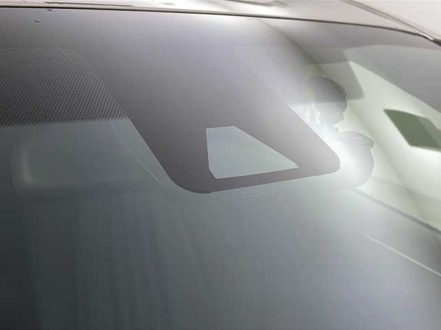 トヨタ ヤリス ハイブリッド G 栃木県 2021(令3)年 0.4万km アバンギャルドブロンズメタリック 純正ナビ/（BT/ミラーリング/AM/FM）/バックカメラ/衝突軽減システム/車線逸脱抑制機能/クリアランナソー/パーキングサポートブレーキ/標識認識機能/横滑り防止/レーダークルーズコントロール/ドライブレコーダー/ビルトインETC2.0/純正フロアマット/ステアリングスイッチ/電動格納ミラー/ISOFIX/プッシュスタート/スマートキー/スペアキー