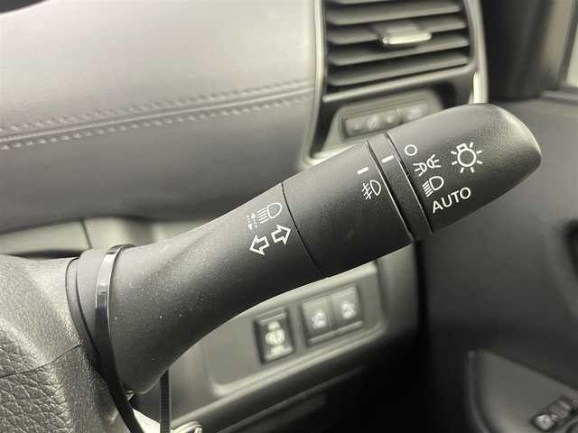 日産 セレナ ハイウェイスター V 熊本県 2019(令1)年 4.3万km ダイヤモンドブラック 純正１０インチナビ　フリップダウンモニター　アラウンドビューモニター　ＢＳＩ　ＥＴＣ　ドライブレコーダー　クルーズコントロール　純正アルミホイール　オートライト　ＬＥＤヘッドライト　地デジフルセグ