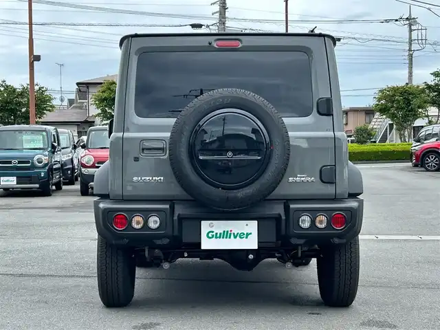 スズキ ジムニー シエラ JC 静岡県 2024(令6)年 0.3万km ミディアムグレー エンジンスタートボタン/ワンオーナー/パワーステアリング/パワーウィンドウ/4WD/アイドリングストップ/スマートキー/オートエアコン/クルーズコントロール/CD/CDチェンジャー/純正フロアマット/純正アルミホイール/D席N席シートヒーター/背面タイヤ/ABS/横滑り防止装置/コーナーセンサー後/センターデフロック/レーンキープアシスト/オートライト/LEDライト/オートマチックハイビーム/ダウンヒルアシストコントロール/W+サイドエアバック/衝突軽減システム