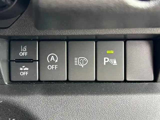 スズキ ジムニー シエラ JC 静岡県 2024(令6)年 0.3万km ミディアムグレー エンジンスタートボタン/ワンオーナー/パワーステアリング/パワーウィンドウ/4WD/アイドリングストップ/スマートキー/オートエアコン/クルーズコントロール/CD/CDチェンジャー/純正フロアマット/純正アルミホイール/D席N席シートヒーター/背面タイヤ/ABS/横滑り防止装置/コーナーセンサー後/センターデフロック/レーンキープアシスト/オートライト/LEDライト/オートマチックハイビーム/ダウンヒルアシストコントロール/W+サイドエアバック/衝突軽減システム