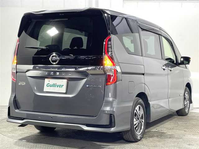 日産 セレナ e－パワー ハイウェイスター V 大阪府 2022(令4)年 1.5万km ダークメタルグレー ProPILOT 純正ナビ(フルセグ/DVD再生/Bluetooth) 360カメラ 後席モニター ETC デジタルインナーミラー 衝突軽減 レーダークルコン BSM クリアランスソナー ワンオーナー