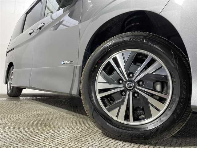日産 セレナ e－パワー ハイウェイスター V 大阪府 2022(令4)年 1.5万km ダークメタルグレー ProPILOT 純正ナビ(フルセグ/DVD再生/Bluetooth) 360カメラ 後席モニター ETC デジタルインナーミラー 衝突軽減 レーダークルコン BSM クリアランスソナー ワンオーナー