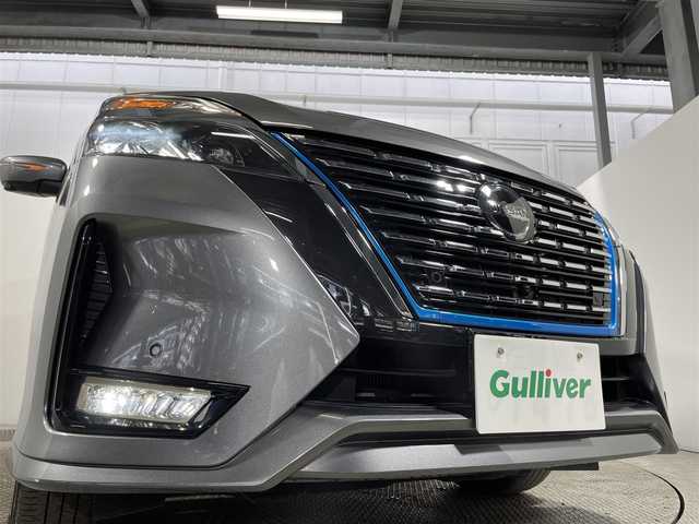日産 セレナ e－パワー ハイウェイスター V 大阪府 2022(令4)年 1.5万km ダークメタルグレー ProPILOT 純正ナビ(フルセグ/DVD再生/Bluetooth) 360カメラ 後席モニター ETC デジタルインナーミラー 衝突軽減 レーダークルコン BSM クリアランスソナー ワンオーナー