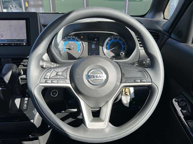 日産 ルークス ハイウェイスター X 岐阜県 2022(令4)年 3万km アメジストパープル 登録時走行距離29462km/メモリーナビ/アラウンドビューモニター/エマージェンシーブレーキ/片側パワースライドドア/スマートキー/純正アルミホイール/ドライブレコーダー/プッシュスタート/SOSコール/オートエアコン/Bluetooth接続/LEDヘッドライト/アイドリングストップ