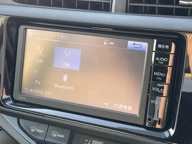 トヨタ アクア G 新潟県 2015(平27)年 7.1万km シルバーM 純正SDナビ(NSCP-W64)/CD/BT/ワンセグテレビ/バックカメラ/ETC/クルーズコントロール/ステアリングスイッチ/リモコンキー /純正15インチアルミホイール/社外15インチAW冬タイヤ車載