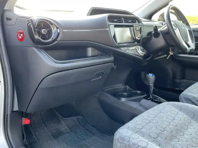 トヨタ アクア G 新潟県 2015(平27)年 7.1万km シルバーM 純正SDナビ(NSCP-W64)/CD/BT/ワンセグテレビ/バックカメラ/ETC/クルーズコントロール/ステアリングスイッチ/リモコンキー /純正15インチアルミホイール/社外15インチAW冬タイヤ車載