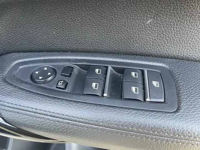 ＢＭＷ １１８ｉ Mスポーツ エディションシャドー 大阪府 2018(平30)年 6.6万km アルピンホワイトⅢ EditionShadow（限定モデル）/・ダークカラーLEDヘッドライト/・リヤコンビネーションライト/・ハイグロスブラックキドニーグリル/・18インチMライトアロイホイールダブルスポークジェットブラック/BMWコネクテッドドライブ/純正ナビ /　（CD/DVD/Bluetooth/USB）/純正ドライブレコーダー（前後）/レザーシート（合皮）/　（前席パワーシート/前席シートヒーター） /バックカメラ /純正ミラー内蔵型ETC