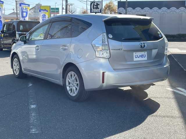 トヨタ プリウス α S 神奈川県 2012(平24)年 10.2万km シルバーM (株)IDOMが運営する【じしゃロン相模原店】の自社ローン対象車両になります。こちらは現金ご利用時の価格です。自社ローンご希望の方は別途その旨お申付け下さい。/純正メモリナビ/TV/AAC/プッシュスタート/スマートキー/ヘッドライトレベライザー/オートライト/Fフォグ/ETC/純正ドアバイザー/フロアマット/取説書/ナビ取説書/スペアキー