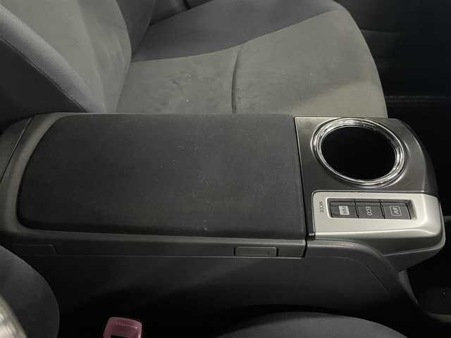 トヨタ プリウス α S 神奈川県 2012(平24)年 10.2万km シルバーM (株)IDOMが運営する【じしゃロン相模原店】の自社ローン対象車両になります。こちらは現金ご利用時の価格です。自社ローンご希望の方は別途その旨お申付け下さい。/純正メモリナビ/TV/AAC/プッシュスタート/スマートキー/ヘッドライトレベライザー/オートライト/Fフォグ/ETC/純正ドアバイザー/フロアマット/取説書/ナビ取説書/スペアキー