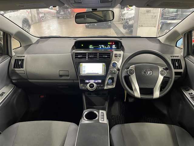 トヨタ プリウス α S 神奈川県 2012(平24)年 10.2万km シルバーM (株)IDOMが運営する【じしゃロン相模原店】の自社ローン対象車両になります。こちらは現金ご利用時の価格です。自社ローンご希望の方は別途その旨お申付け下さい。/純正メモリナビ/TV/AAC/プッシュスタート/スマートキー/ヘッドライトレベライザー/オートライト/Fフォグ/ETC/純正ドアバイザー/フロアマット/取説書/ナビ取説書/スペアキー