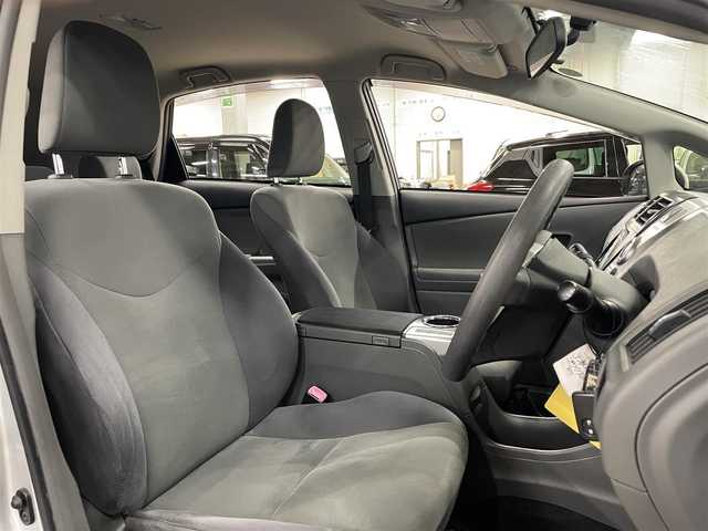 トヨタ プリウス α S 神奈川県 2012(平24)年 10.2万km シルバーM (株)IDOMが運営する【じしゃロン相模原店】の自社ローン対象車両になります。こちらは現金ご利用時の価格です。自社ローンご希望の方は別途その旨お申付け下さい。/純正メモリナビ/TV/AAC/プッシュスタート/スマートキー/ヘッドライトレベライザー/オートライト/Fフォグ/ETC/純正ドアバイザー/フロアマット/取説書/ナビ取説書/スペアキー