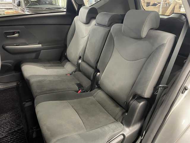 トヨタ プリウス α S 神奈川県 2012(平24)年 10.2万km シルバーM (株)IDOMが運営する【じしゃロン相模原店】の自社ローン対象車両になります。こちらは現金ご利用時の価格です。自社ローンご希望の方は別途その旨お申付け下さい。/純正メモリナビ/TV/AAC/プッシュスタート/スマートキー/ヘッドライトレベライザー/オートライト/Fフォグ/ETC/純正ドアバイザー/フロアマット/取説書/ナビ取説書/スペアキー