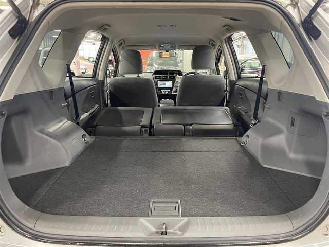 トヨタ プリウス α S 神奈川県 2012(平24)年 10.2万km シルバーM (株)IDOMが運営する【じしゃロン相模原店】の自社ローン対象車両になります。こちらは現金ご利用時の価格です。自社ローンご希望の方は別途その旨お申付け下さい。/純正メモリナビ/TV/AAC/プッシュスタート/スマートキー/ヘッドライトレベライザー/オートライト/Fフォグ/ETC/純正ドアバイザー/フロアマット/取説書/ナビ取説書/スペアキー