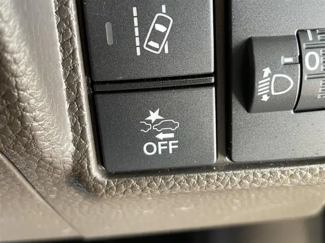 ホンダ Ｎ ＢＯＸ L 岩手県 2022(令4)年 3.2万km クリスタルブラックパール ４WD/左側パワースライドドア/ホンダセンシング/衝突軽減ブレーキ/路外逸脱抑制/アダプティブクルーズコントロール/車線維持支援機能/オートハイビーム/誤発進抑制機能/標識認識機能/パーキングセンサー/オートブレーキホールド/前席シートヒーター/シートバックテーブル/ロールサンシェード/チップアップリアシート/ヘッドライトレベライザー/ATOTOディスプレイオーディオ(S8 series)/バックカメラ/ETC/フルLEDヘッドライト/１４インチスチールホイール/純正ホイールキャップ