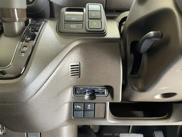 ホンダ Ｎ ＢＯＸ L 岩手県 2022(令4)年 3.2万km クリスタルブラックパール ４WD/左側パワースライドドア/ホンダセンシング/衝突軽減ブレーキ/路外逸脱抑制/アダプティブクルーズコントロール/車線維持支援機能/オートハイビーム/誤発進抑制機能/標識認識機能/パーキングセンサー/オートブレーキホールド/前席シートヒーター/シートバックテーブル/ロールサンシェード/チップアップリアシート/ヘッドライトレベライザー/ATOTOディスプレイオーディオ(S8 series)/バックカメラ/ETC/フルLEDヘッドライト/１４インチスチールホイール/純正ホイールキャップ