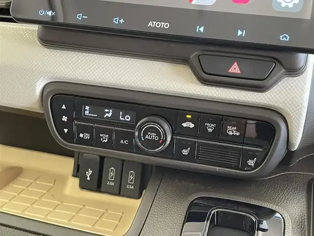 ホンダ Ｎ ＢＯＸ L 岩手県 2022(令4)年 3.2万km クリスタルブラックパール ４WD/左側パワースライドドア/ホンダセンシング/衝突軽減ブレーキ/路外逸脱抑制/アダプティブクルーズコントロール/車線維持支援機能/オートハイビーム/誤発進抑制機能/標識認識機能/パーキングセンサー/オートブレーキホールド/前席シートヒーター/シートバックテーブル/ロールサンシェード/チップアップリアシート/ヘッドライトレベライザー/ATOTOディスプレイオーディオ(S8 series)/バックカメラ/ETC/フルLEDヘッドライト/１４インチスチールホイール/純正ホイールキャップ