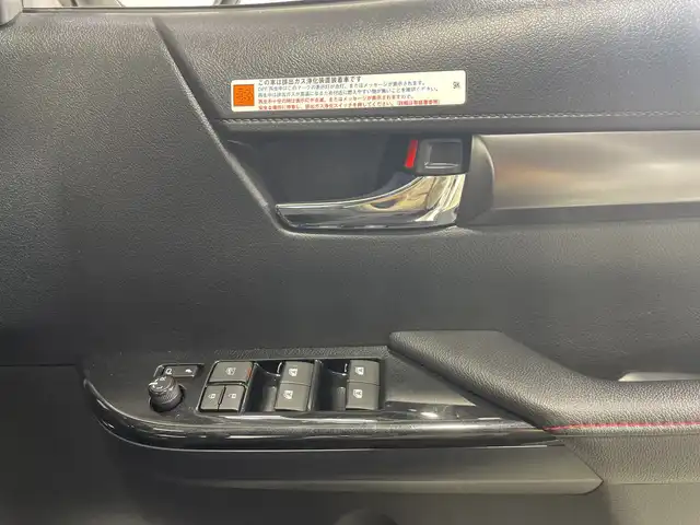 トヨタ ハイラックス Z GRスポーツ 神奈川県 2023(令5)年 1.1万km スーパーホワイトⅡ 4WD/純正8型ナビ（ディスプレイオーディオ　ナビ機能）/AM　FM　Bluetooth　Miracast　AppleCarPlay/パノラミックビューモニター/セーフティ・サポートカー/レーダークルーズコントロール/GRステアリング/GRハーフレザーシート/GRフロアマット/パドルシフト/LDA/PCS/RSA/先行車発進告知機能/DAC/純正ツィーター/ハードトノカバー/ドアバイザー