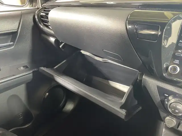 トヨタ ハイラックス Z GRスポーツ 神奈川県 2023(令5)年 1.1万km スーパーホワイトⅡ 4WD/純正8型ナビ（ディスプレイオーディオ　ナビ機能）/AM　FM　Bluetooth　Miracast　AppleCarPlay/パノラミックビューモニター/セーフティ・サポートカー/レーダークルーズコントロール/GRステアリング/GRハーフレザーシート/GRフロアマット/パドルシフト/LDA/PCS/RSA/先行車発進告知機能/DAC/純正ツィーター/ハードトノカバー/ドアバイザー