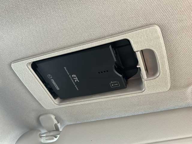 マツダ ＣＸ－３ XD ツーリング 福岡県 2016(平28)年 8.5万km セラミックM ディーゼルターボ/純正ナビ/【AM/FM/CD/DVD/Bluetooth/フルセグTV】/バックカメラ/ETC/AAC/パドルシフト/スマートシティブレーキサポート/ブラインドスポットモニター/オートワイパー/オートライト/ハーフレザーシート/純正フロアマット/純正18インチアルミホイール/ドアバイザー/スマートキー×2