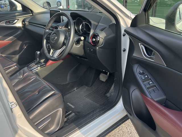 マツダ ＣＸ－３ XD ツーリング 福岡県 2016(平28)年 8.5万km セラミックM ディーゼルターボ/純正ナビ/【AM/FM/CD/DVD/Bluetooth/フルセグTV】/バックカメラ/ETC/AAC/パドルシフト/スマートシティブレーキサポート/ブラインドスポットモニター/オートワイパー/オートライト/ハーフレザーシート/純正フロアマット/純正18インチアルミホイール/ドアバイザー/スマートキー×2