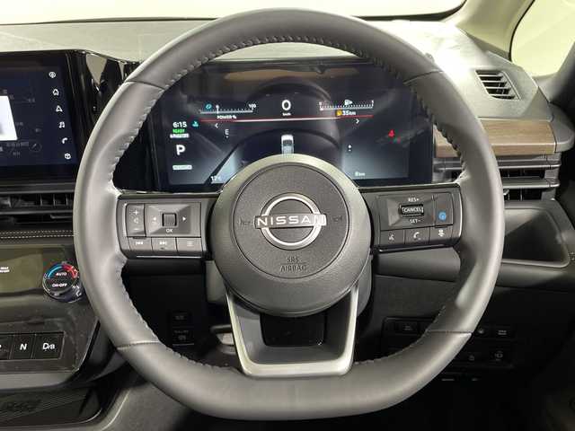 日産 セレナ e－パワー ハイウェイスター V 神奈川県 2025(令7)年 0.1千km パール 登録済未使用車/純正DA・12.3型/（HDMI/TV/AM/FM）/360度セーフティアシスト/純正フリップダウンモニター/両側パワースライドドア/プロパイロット/追従クルコン/ブラインドスポットモニター（BSM）/ETC2.0/純正ドラレコ（前後）/ステアリングスイッチ/デジタルインナーミラー/電動パーキングブレーキ/ブレーキオートホールド/プッシュスタート/スマートキー/スペアキー/取扱説明書/保証書/LEDヘッドライト/オートライト/オートマチックハイビーム/純正16インチAW/電動格納ミラー/安全装備/インテリジェントエマージェンシーブレーキ/前方衝突予測警報/車線逸脱防止支援システム/後側方衝突防止支援システム/後側方車両検知警報/ふらつき警報/衝突回避ステアリングアシスト/車線逸脱警報/後退時車両検知警報/踏み間違い衝突防止アシスト/標識検知機能