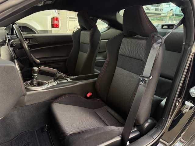 トヨタ ８６ GT 大阪府 2012(平24)年 3.4万km クリスタルブラックシリカ /禁煙車//ディーラーOPSDナビ【NSZT-W62G】//フルセグTV・bluetooth・CD・DVD・SD//ETC//社外ドラレコ（デジタインナーミラー一体型）/【DC204】//本革巻きステアリング//アルミペダル//スマートキー//プッシュスタート//フロントカナード//カーボンドアハンドルカバー//HIDヘッドライト//LEDポジションランプ//純正１７AW//スペアキー//取扱説明書