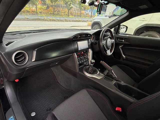 トヨタ ８６ GT 大阪府 2012(平24)年 3.4万km クリスタルブラックシリカ /禁煙車//ディーラーOPSDナビ【NSZT-W62G】//フルセグTV・bluetooth・CD・DVD・SD//ETC//社外ドラレコ（デジタインナーミラー一体型）/【DC204】//本革巻きステアリング//アルミペダル//スマートキー//プッシュスタート//フロントカナード//カーボンドアハンドルカバー//HIDヘッドライト//LEDポジションランプ//純正１７AW//スペアキー//取扱説明書