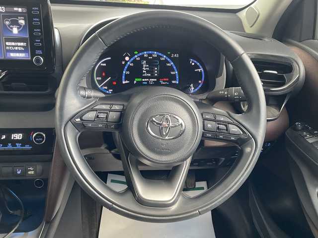 トヨタ ヤリスクロス ハイブリッド Z 福島県 2021(令3)年 3.4万km ホワイトパールクリスタルシャイン ワンオーナー　純正ディスプレイオーディオ　バックカメラ　全周囲カメラ　モデリスタエアロ　レーダークルーズコントロール　パワーシート　シートヒーター　前方ドライブレコーダー　ハーフレザーシート　純正ＡＷ ビルトインETC プッシュスタート オートライト オートマッチクハイビーム ステアリングスイッチ RSA PKSB PCS LTA　スマートキー スペアキー×1 保証書 取扱説明書