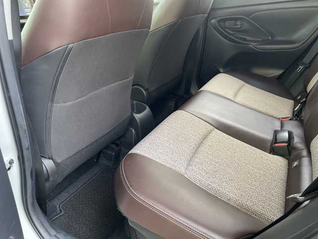 トヨタ ヤリスクロス ハイブリッド Z 福島県 2021(令3)年 3.4万km ホワイトパールクリスタルシャイン ワンオーナー　純正ディスプレイオーディオ　バックカメラ　全周囲カメラ　モデリスタエアロ　レーダークルーズコントロール　パワーシート　シートヒーター　前方ドライブレコーダー　ハーフレザーシート　純正ＡＷ ビルトインETC プッシュスタート オートライト オートマッチクハイビーム ステアリングスイッチ RSA PKSB PCS LTA　スマートキー スペアキー×1 保証書 取扱説明書