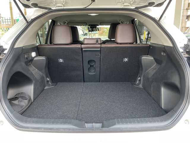 トヨタ ヤリスクロス ハイブリッド Z 福島県 2021(令3)年 3.4万km ホワイトパールクリスタルシャイン ワンオーナー　純正ディスプレイオーディオ　バックカメラ　全周囲カメラ　モデリスタエアロ　レーダークルーズコントロール　パワーシート　シートヒーター　前方ドライブレコーダー　ハーフレザーシート　純正ＡＷ ビルトインETC プッシュスタート オートライト オートマッチクハイビーム ステアリングスイッチ RSA PKSB PCS LTA　スマートキー スペアキー×1 保証書 取扱説明書