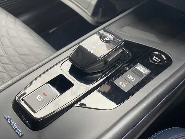 日産 ノート オーテック 沖縄県 2021(令3)年 5.5万km オーロラフレアブルーパール 純正オプションナビ/(フルセグTV、Bluetooth、CD、DVD、USB)/アラウンドビューモニター/デジタルインナーミラー/ＥＴＣ２．０/純正ドライブレコーダー(DH5-S)/エマージェンシーブレーキ/プロパイロット/ＬＥＤヘッドライト/オートライト/ハーフレザーシート/シートヒーター/純正16インチアルミホイール/純正フロアマット/クリアランスソナー