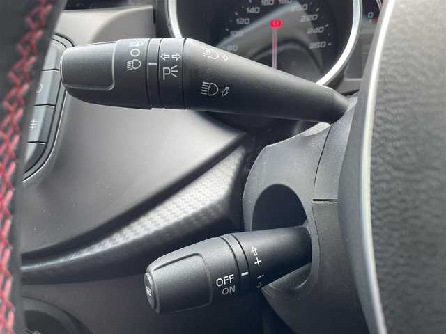 アルファロメオ ジュリエッタ ヴェローチェ クオーレロッソ 埼玉県 2018(平30)年 6.3万km 白 限定40台車/ワンオーナー/赤革シート/社外メモリーナビ/(Bluetooth/SD/CD/DVD/フルセグ)/バックカメラ/ｂｒｅｍｂｏブレーキ/コーナーセンサー/純正18インチアルミホイール/保証書/取扱説明書付き/純正フロアマット/HIDヘッドライト/ETC