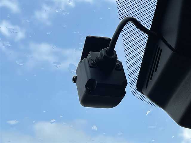 アルファロメオ ジュリエッタ ヴェローチェ クオーレロッソ 埼玉県 2018(平30)年 6.3万km 白 限定40台車/ワンオーナー/赤革シート/社外メモリーナビ/(Bluetooth/SD/CD/DVD/フルセグ)/バックカメラ/ｂｒｅｍｂｏブレーキ/コーナーセンサー/純正18インチアルミホイール/保証書/取扱説明書付き/純正フロアマット/HIDヘッドライト/ETC