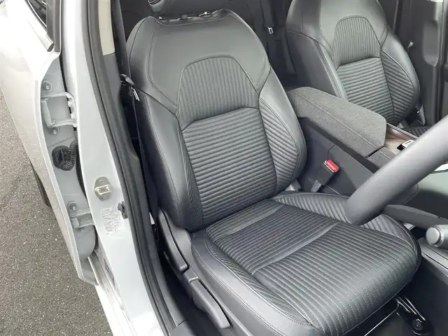 日産 オーラ G レザーエディション 愛知県 2023(令5)年 1.3万km ピュアホワイトパール ・ワンオーナー/・BOSEスピーカー/・純正HDDナビ/・全方位カメラ/・フルセグTV/・ETC2.0/・Bluetooth/USB/TypeC/HDMI接続/・アダプティブクルーズコントロール/・シートヒーター（D/N）/・本革シート/・純正フロアマット/・純正17インチアルミホイール/・LEDヘッドライト/・コーナーセンサー/・VDC/・衝突軽減ブレーキ/・ブラインドスポットモニター/・ブレーキホールド/・充電用USBポート（1個）/・ワイヤレス充電器/・ステアリングヒーター/・デジタルインナーミラー/・プロパイロット/・スマートキー/・プッシュスタート