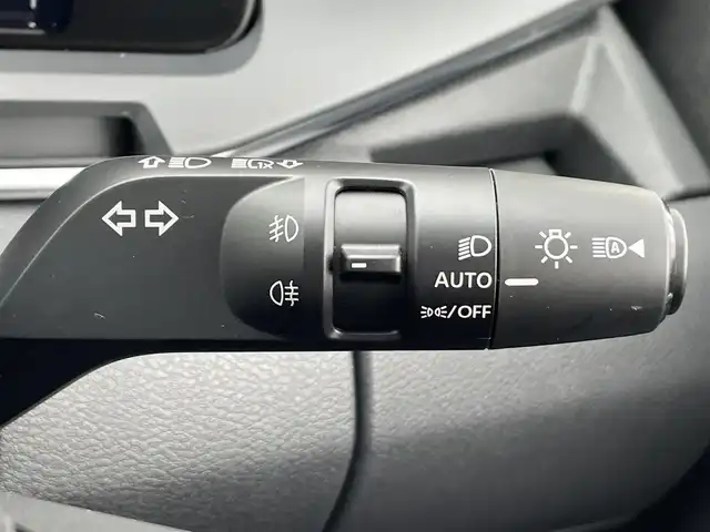 日産 オーラ G レザーエディション 愛知県 2023(令5)年 1.3万km ピュアホワイトパール ・ワンオーナー/・BOSEスピーカー/・純正HDDナビ/・全方位カメラ/・フルセグTV/・ETC2.0/・Bluetooth/USB/TypeC/HDMI接続/・アダプティブクルーズコントロール/・シートヒーター（D/N）/・本革シート/・純正フロアマット/・純正17インチアルミホイール/・LEDヘッドライト/・コーナーセンサー/・VDC/・衝突軽減ブレーキ/・ブラインドスポットモニター/・ブレーキホールド/・充電用USBポート（1個）/・ワイヤレス充電器/・ステアリングヒーター/・デジタルインナーミラー/・プロパイロット/・スマートキー/・プッシュスタート