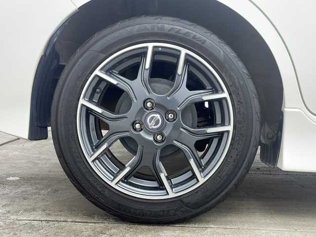 日産 ノート e－パワー ニスモ 兵庫県 2019(平31)年 5万km ブリリアントホワイトパール ・エマージェンシーブレーキ/・レーンキープアシスト/・コーナーセンサー/・社外ナビ＆TV＆BT＆DVD＆CD/・バックカメラ/・LEDヘッドライト/・オートライト/・ETC/・前後ドライブレコーダー/・スマートキー/・プッシュスタート/・純正16インチアルミホイール/・電動格納ミラー/・NISMO専用スエード調スポーツシート/・NISMOフロアマット/・NISMO専用ルーフスポイラー/・NISMO専用シフトノブ&シフトベース